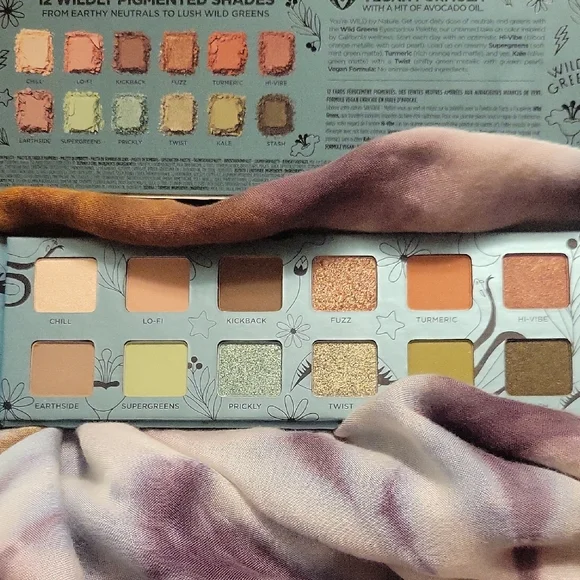 Urban Decay Wild Greens Eyeshadow Palette - Vibrant Shades